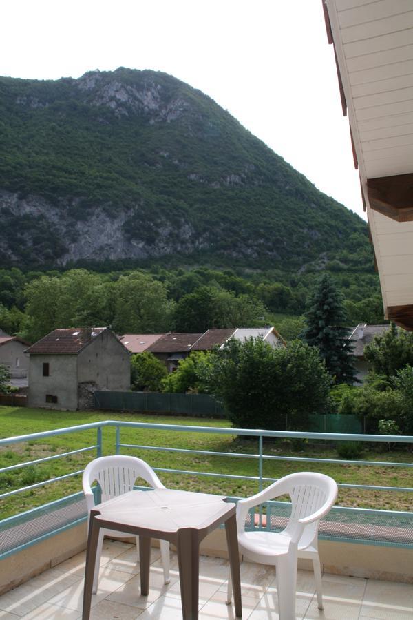 La Petite Auberge De Niaux Exterior photo